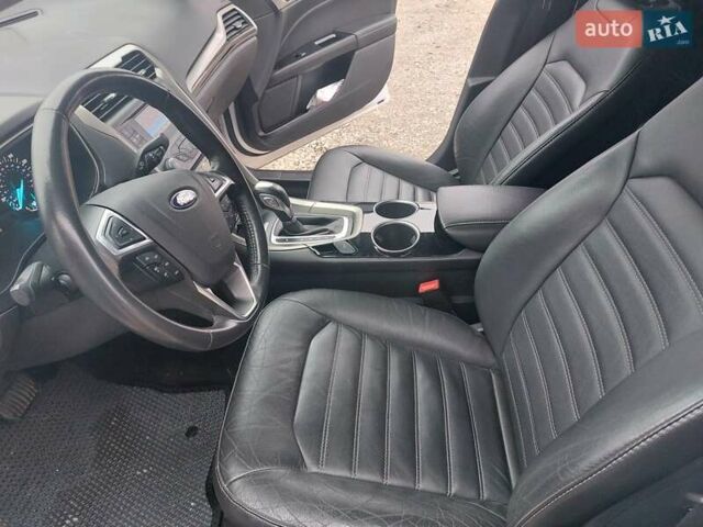 Білий Форд Фьюжен, об'ємом двигуна 1.6 л та пробігом 105 тис. км за 10300 $, фото 6 на Automoto.ua