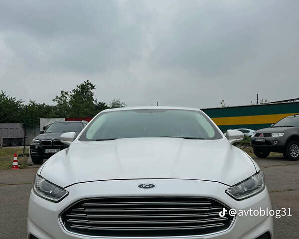 Белый Форд Фьюжн, объемом двигателя 2.5 л и пробегом 246 тыс. км за 7700 $, фото 4 на Automoto.ua