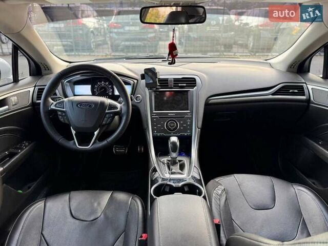 Білий Форд Фьюжен, об'ємом двигуна 2 л та пробігом 157 тис. км за 10999 $, фото 15 на Automoto.ua