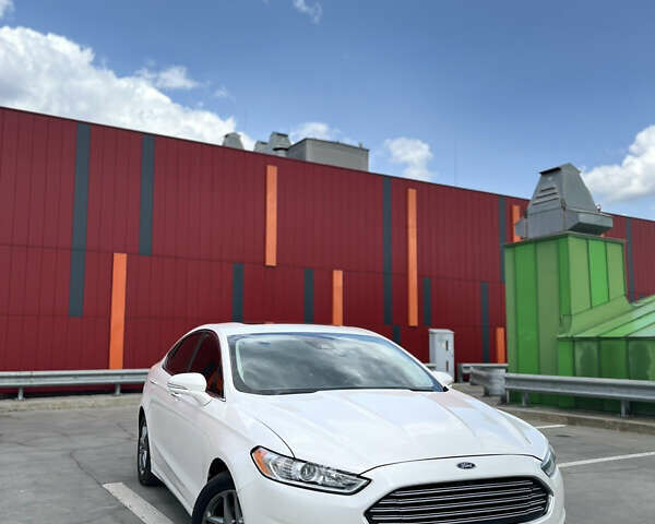 Форд Фьюжен 2013 у Києві на Automoto.ua Білий Форд Фьюжен, об'ємом двигуна 2 л та пробігом 214 тис. км за 10900 $, фото 1 на Automoto.ua