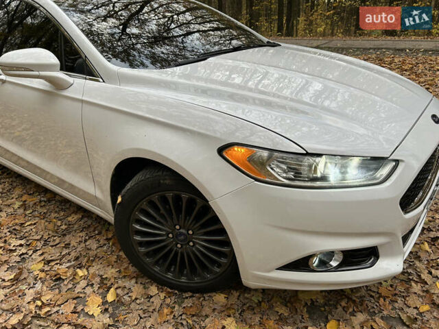 Белый Форд Фьюжн, объемом двигателя 2 л и пробегом 198 тыс. км за 9600 $, фото 3 на Automoto.ua