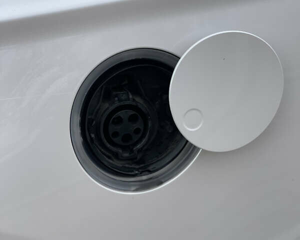 Белый Форд Фьюжн, объемом двигателя 2 л и пробегом 266 тыс. км за 10999 $, фото 9 на Automoto.ua