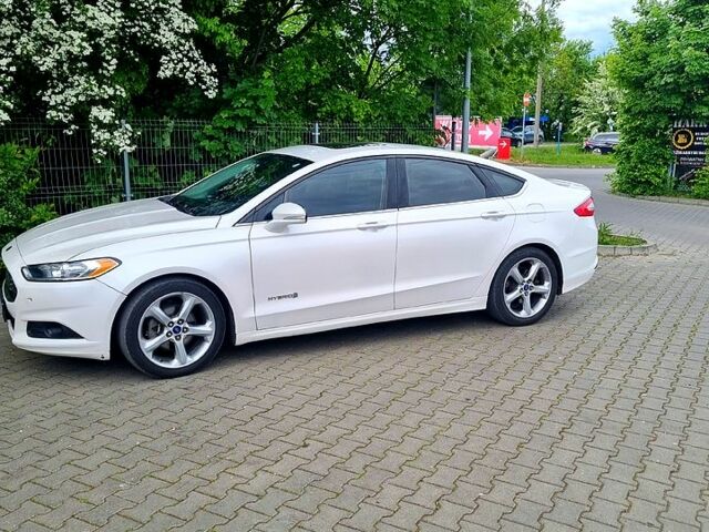 Білий Форд Фьюжен, об'ємом двигуна 2 л та пробігом 500 тис. км за 10500 $, фото 1 на Automoto.ua