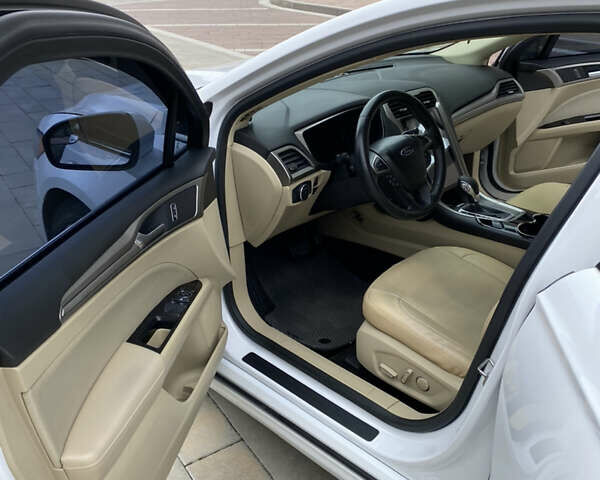 Білий Форд Фьюжен, об'ємом двигуна 2.5 л та пробігом 209 тис. км за 8700 $, фото 21 на Automoto.ua