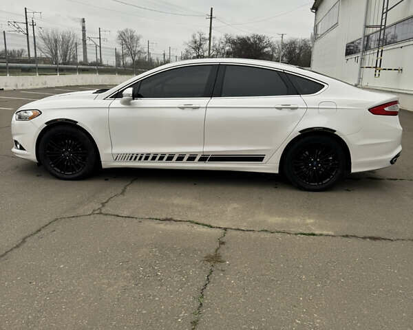 Белый Форд Фьюжн, объемом двигателя 2 л и пробегом 217 тыс. км за 9000 $, фото 8 на Automoto.ua