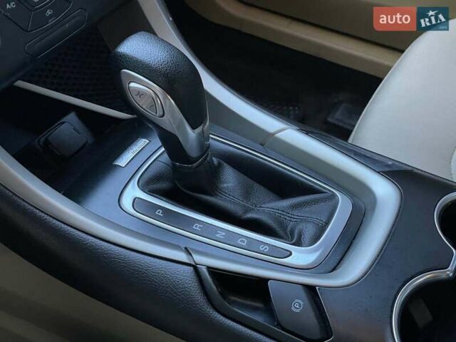 Белый Форд Фьюжн, объемом двигателя 2.5 л и пробегом 178 тыс. км за 7500 $, фото 17 на Automoto.ua