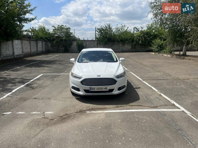 Білий Форд Фьюжен, об'ємом двигуна 2 л та пробігом 125 тис. км за 12000 $, фото 1 на Automoto.ua