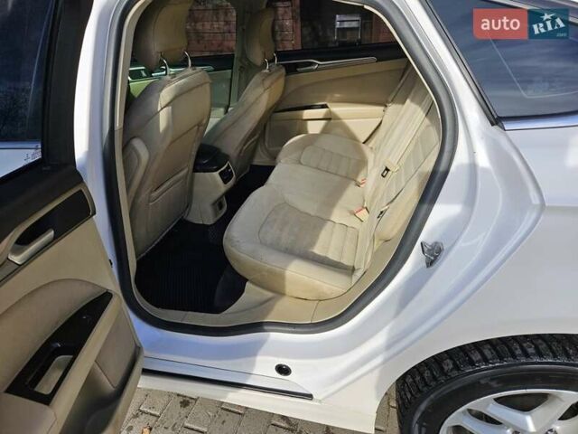 Білий Форд Фьюжен, об'ємом двигуна 2.49 л та пробігом 247 тис. км за 9500 $, фото 1 на Automoto.ua