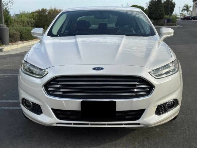 Білий Форд Фьюжен, об'ємом двигуна 2 л та пробігом 88 тис. км за 5900 $, фото 1 на Automoto.ua