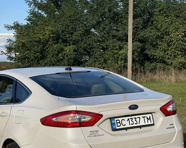 Форд Фьюжн 2014 в Яворове на Automoto.ua Белый Форд Фьюжн, объемом двигателя 2 л и пробегом 323 тыс. км за 10999 $, фото 13 на Automoto.ua