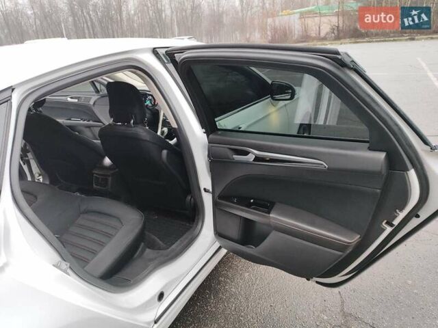 Белый Форд Фьюжн, объемом двигателя 2.5 л и пробегом 216 тыс. км за 8500 $, фото 12 на Automoto.ua