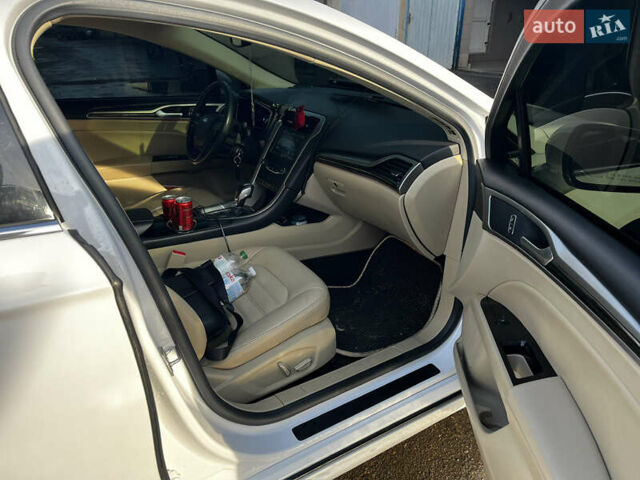 Форд Фьюжн 2014 в Одессе на Automoto.ua Белый Форд Фьюжн, объемом двигателя 2 л и пробегом 186 тыс. км за 12500 $, фото 5 на Automoto.ua