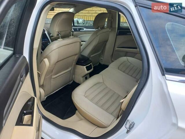 Форд Фьюжн 2014 в Красноград на Automoto.ua Белый Форд Фьюжн, объемом двигателя 2.5 л и пробегом 180 тыс. км за 10500 $, фото 4 на Automoto.ua