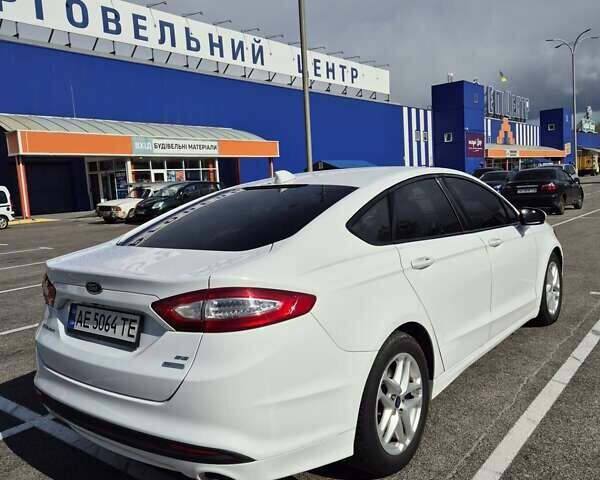 Белый Форд Фьюжн, объемом двигателя 1.5 л и пробегом 184 тыс. км за 10000 $, фото 5 на Automoto.ua