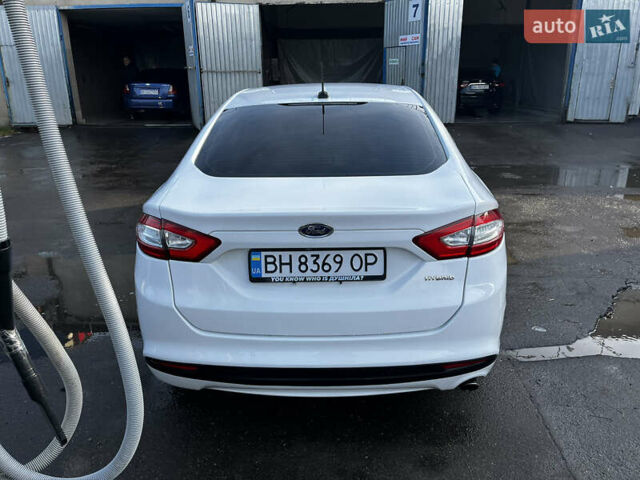 Форд Фьюжн 2014 в Одессе на Automoto.ua Белый Форд Фьюжн, объемом двигателя 2 л и пробегом 186 тыс. км за 12500 $, фото 3 на Automoto.ua