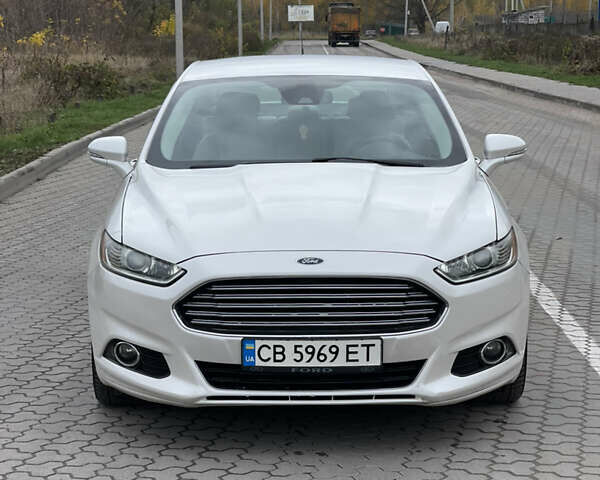 Белый Форд Фьюжн, объемом двигателя 2 л и пробегом 266 тыс. км за 10999 $, фото 2 на Automoto.ua