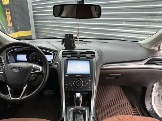 Белый Форд Фьюжн, объемом двигателя 2 л и пробегом 218 тыс. км за 8500 $, фото 5 на Automoto.ua