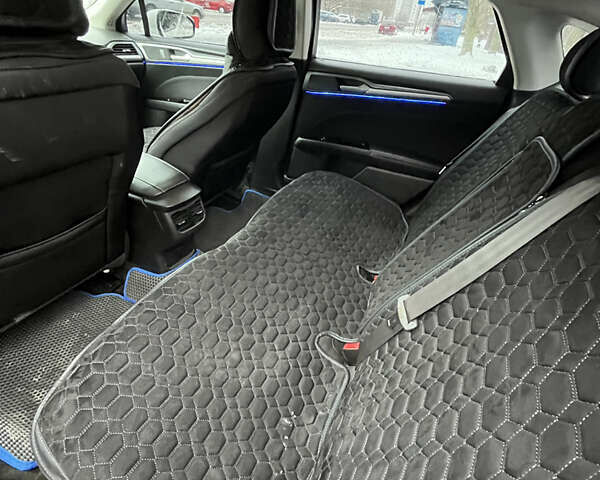 Білий Форд Фьюжен, об'ємом двигуна 2.5 л та пробігом 243 тис. км за 7800 $, фото 5 на Automoto.ua