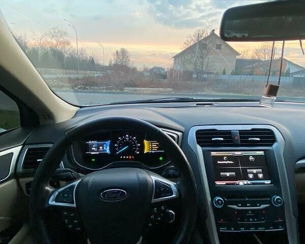 Белый Форд Фьюжн, объемом двигателя 2 л и пробегом 199 тыс. км за 11200 $, фото 5 на Automoto.ua