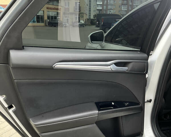 Белый Форд Фьюжн, объемом двигателя 2.5 л и пробегом 180 тыс. км за 13700 $, фото 23 на Automoto.ua