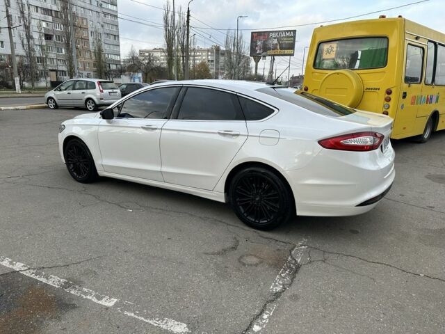 Белый Форд Фьюжн, объемом двигателя 1.5 л и пробегом 200 тыс. км за 7299 $, фото 4 на Automoto.ua