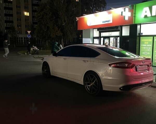 Белый Форд Фьюжн, объемом двигателя 2 л и пробегом 149 тыс. км за 12000 $, фото 2 на Automoto.ua