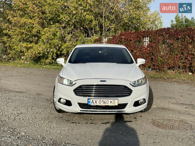 Білий Форд Фьюжен, об'ємом двигуна 2 л та пробігом 176 тис. км за 12000 $, фото 2 на Automoto.ua