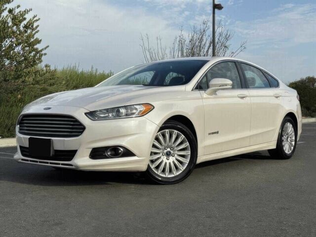 Білий Форд Фьюжен, об'ємом двигуна 2 л та пробігом 88 тис. км за 5900 $, фото 2 на Automoto.ua