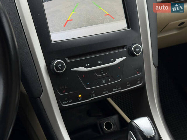 Білий Форд Фьюжен, об'ємом двигуна 2 л та пробігом 153 тис. км за 9500 $, фото 26 на Automoto.ua
