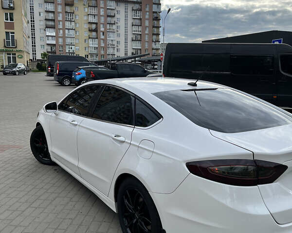 Белый Форд Фьюжн, объемом двигателя 2.5 л и пробегом 180 тыс. км за 13700 $, фото 5 на Automoto.ua