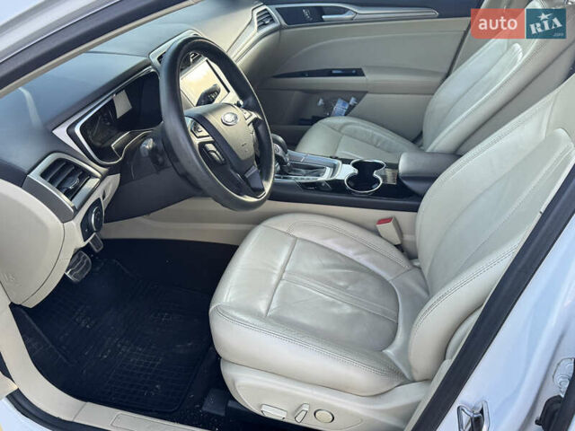 Белый Форд Фьюжн, объемом двигателя 2.5 л и пробегом 147 тыс. км за 11500 $, фото 7 на Automoto.ua