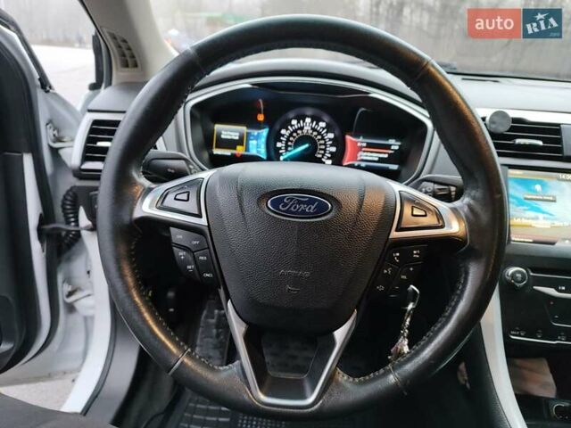 Белый Форд Фьюжн, объемом двигателя 2.5 л и пробегом 216 тыс. км за 8500 $, фото 21 на Automoto.ua