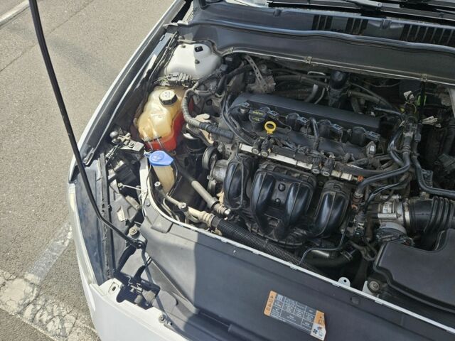 Белый Форд Фьюжн, объемом двигателя 2.5 л и пробегом 220 тыс. км за 10900 $, фото 1 на Automoto.ua