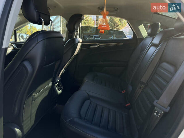 Форд Фьюжен 2014 у Одесі на Automoto.ua Білий Форд Фьюжен, об'ємом двигуна 2 л та пробігом 137 тис. км за 11800 $, фото 26 на Automoto.ua