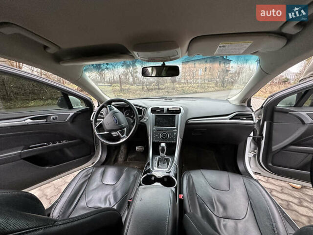 Белый Форд Фьюжн, объемом двигателя 2 л и пробегом 182 тыс. км за 10300 $, фото 13 на Automoto.ua