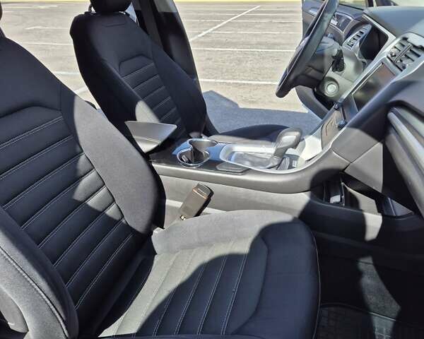 Белый Форд Фьюжн, объемом двигателя 1.5 л и пробегом 184 тыс. км за 10000 $, фото 11 на Automoto.ua