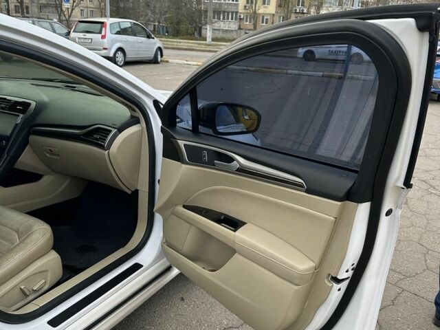 Белый Форд Фьюжн, объемом двигателя 1.5 л и пробегом 200 тыс. км за 7299 $, фото 10 на Automoto.ua