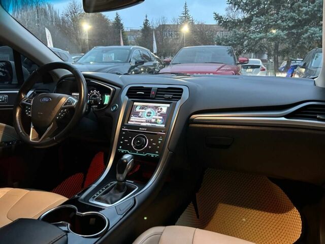 Білий Форд Фьюжен, об'ємом двигуна 2 л та пробігом 183 тис. км за 10500 $, фото 16 на Automoto.ua