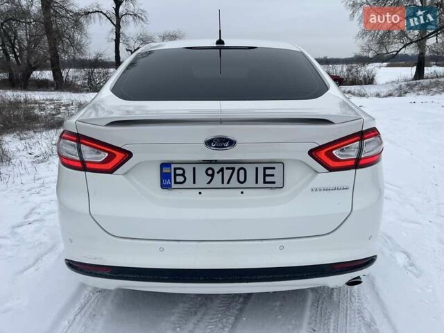 Белый Форд Фьюжн, объемом двигателя 2 л и пробегом 248 тыс. км за 11250 $, фото 4 на Automoto.ua