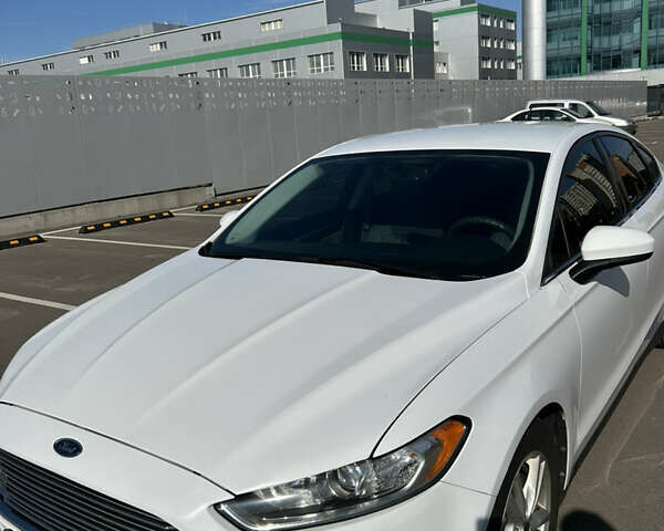 Білий Форд Фьюжен, об'ємом двигуна 2.49 л та пробігом 215 тис. км за 9850 $, фото 4 на Automoto.ua