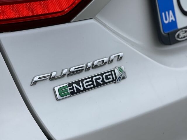 Форд Фьюжн 2014 в Нежине на Automoto.ua Белый Форд Фьюжн, объемом двигателя 2 л и пробегом 266 тыс. км за 11000 $, фото 6 на Automoto.ua