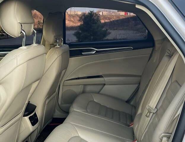 Белый Форд Фьюжн, объемом двигателя 2 л и пробегом 145 тыс. км за 9600 $, фото 7 на Automoto.ua
