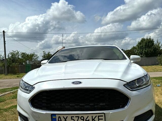 Белый Форд Фьюжн, объемом двигателя 2.5 л и пробегом 140 тыс. км за 9000 $, фото 4 на Automoto.ua