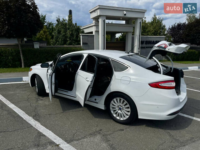 Белый Форд Фьюжн, объемом двигателя 2 л и пробегом 282 тыс. км за 11800 $, фото 11 на Automoto.ua