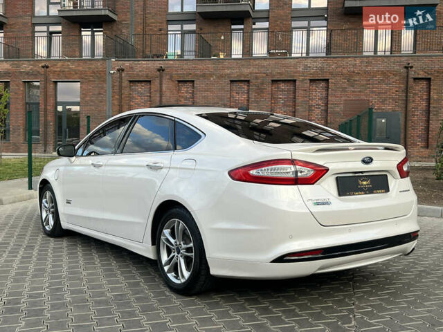 Белый Форд Фьюжн, объемом двигателя 2 л и пробегом 160 тыс. км за 12500 $, фото 2 на Automoto.ua