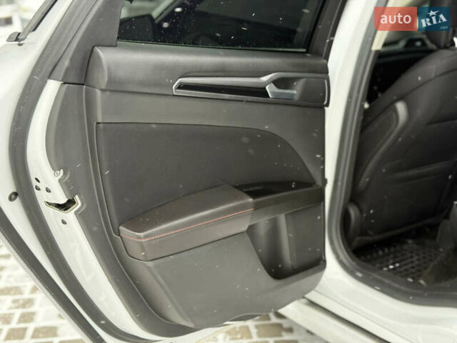 Белый Форд Фьюжн, объемом двигателя 2.5 л и пробегом 137 тыс. км за 10999 $, фото 27 на Automoto.ua