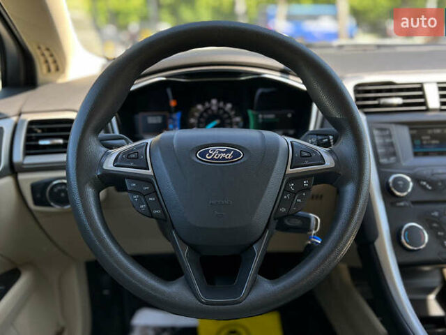 Форд Фьюжн 2014 в Львове на Automoto.ua Белый Форд Фьюжн, объемом двигателя 2 л и пробегом 168 тыс. км за 11999 $, фото 12 на Automoto.ua