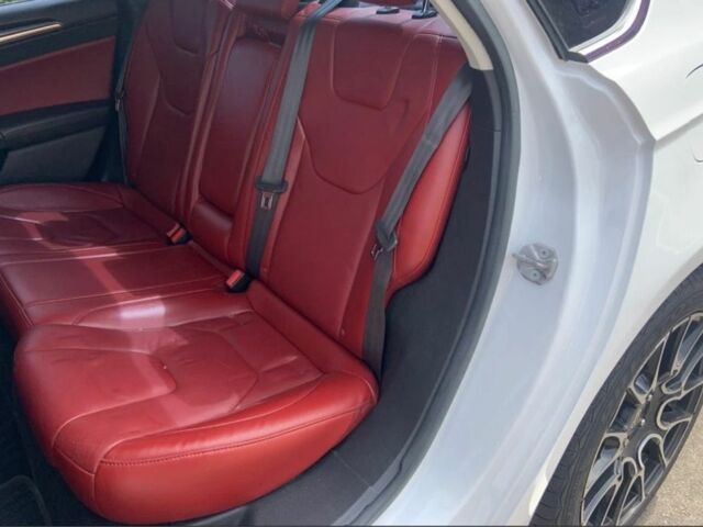 Білий Форд Фьюжен, об'ємом двигуна 2 л та пробігом 170 тис. км за 8500 $, фото 3 на Automoto.ua
