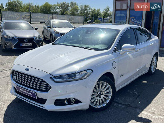 Белый Форд Фьюжн, объемом двигателя 2 л и пробегом 187 тыс. км за 11800 $, фото 1 на Automoto.ua