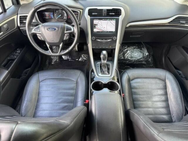 Білий Форд Фьюжен, об'ємом двигуна 2 л та пробігом 88 тис. км за 5900 $, фото 6 на Automoto.ua